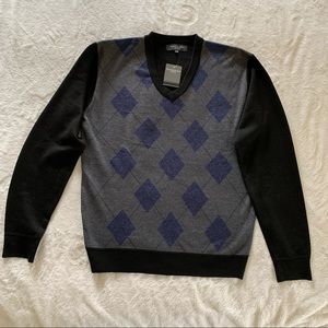 Men’s V-neck Sweater